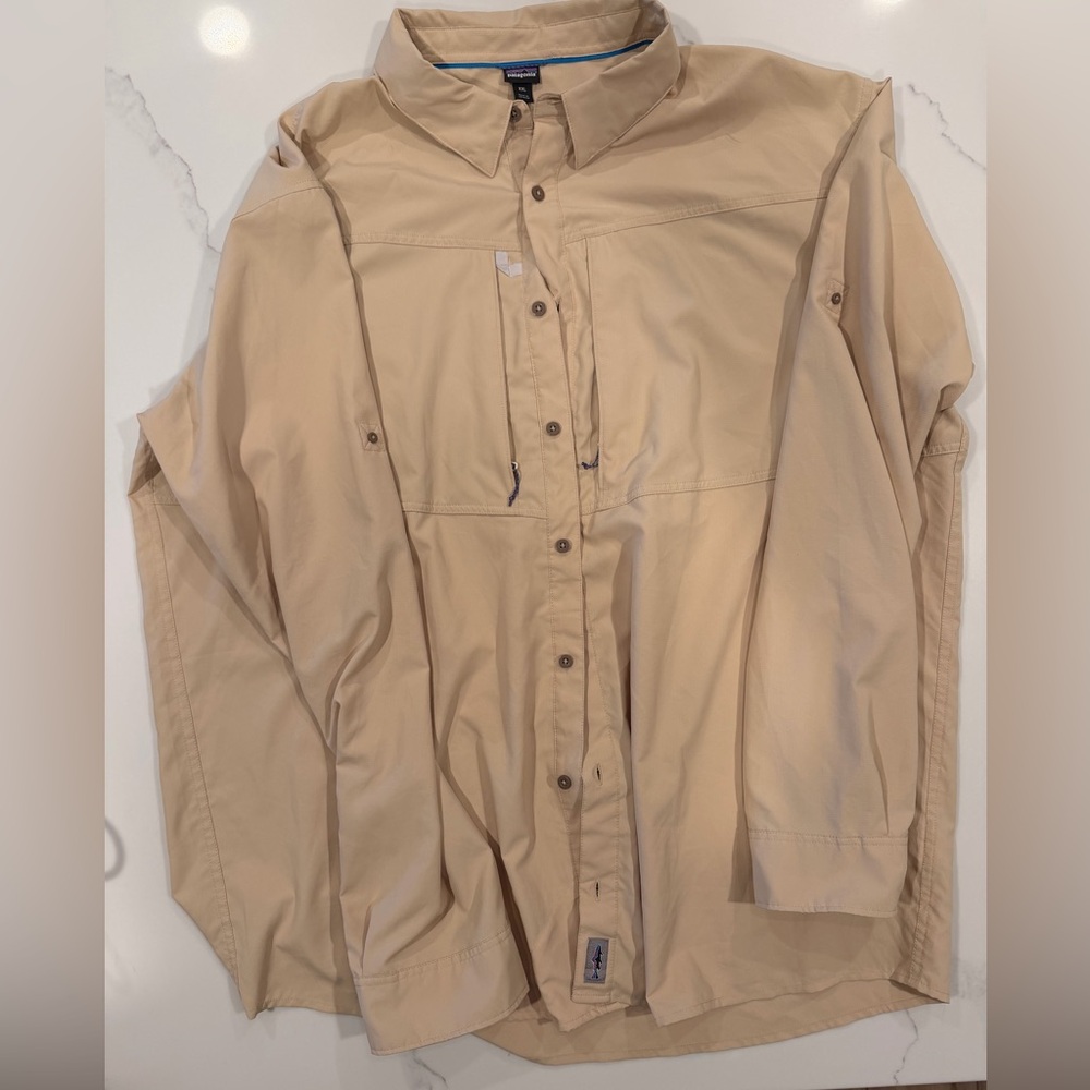 Patagonia Men’s tan fishing shirt